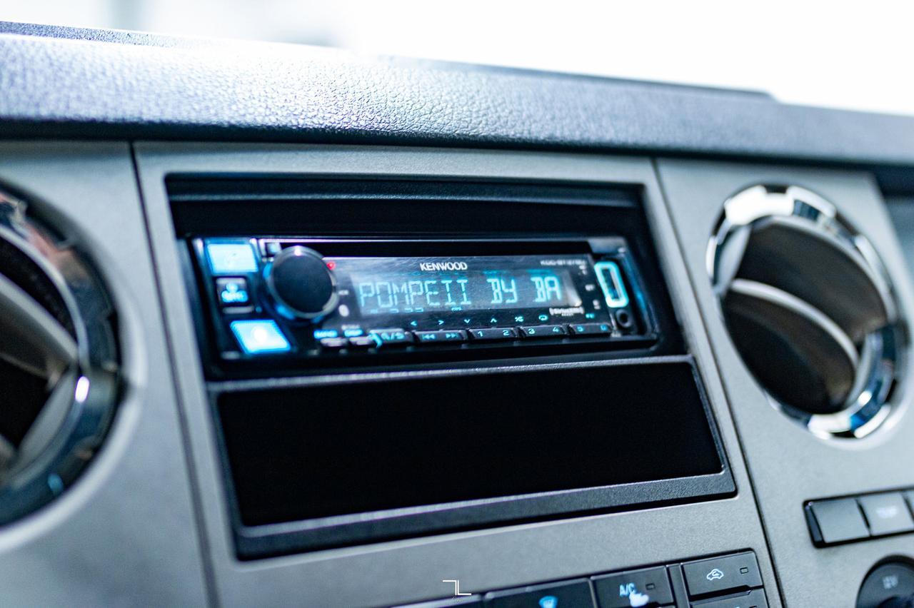 2013 Ford F-350 4x4 Crew Cab XLT Dually Deck Red Deer AB