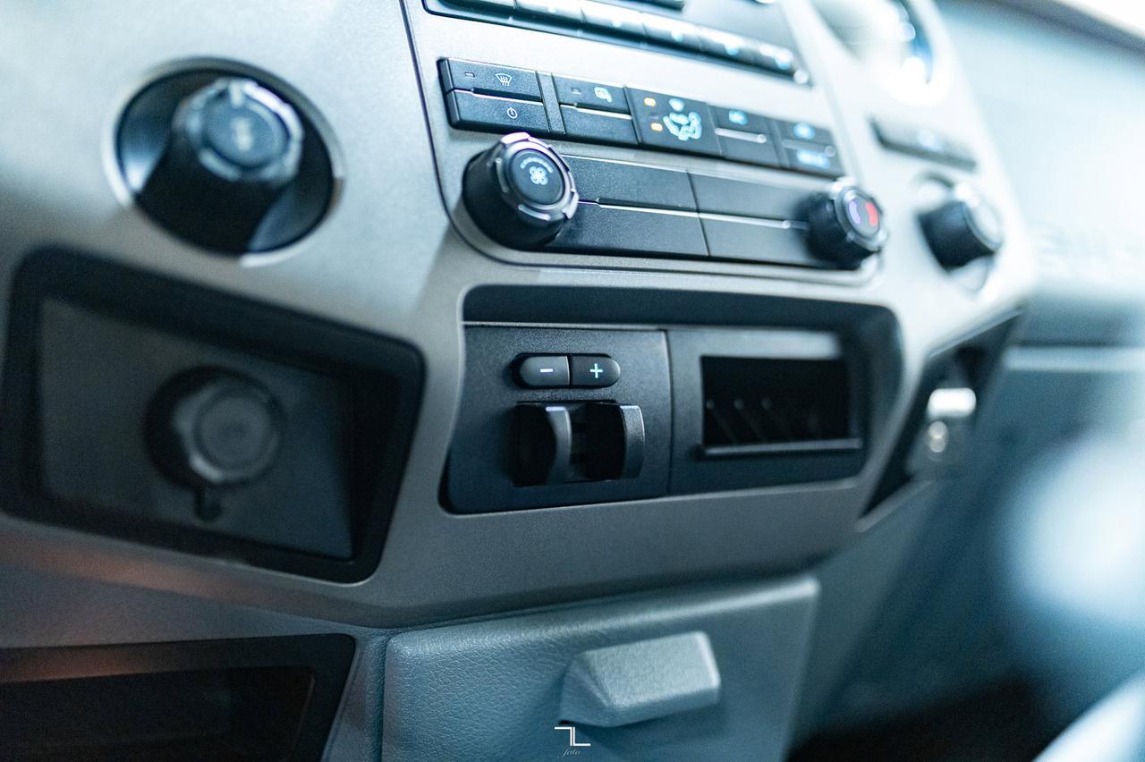 2013 Ford F-350 4x4 Crew Cab XLT Longbox Red Deer AB