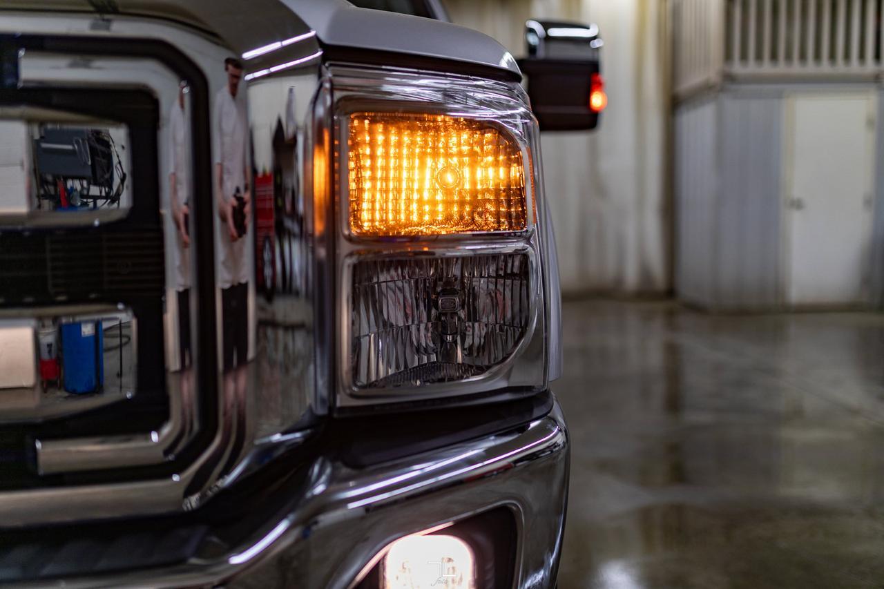 2013 Ford F-350 4x4 Crew Cab XLT Longbox Red Deer AB