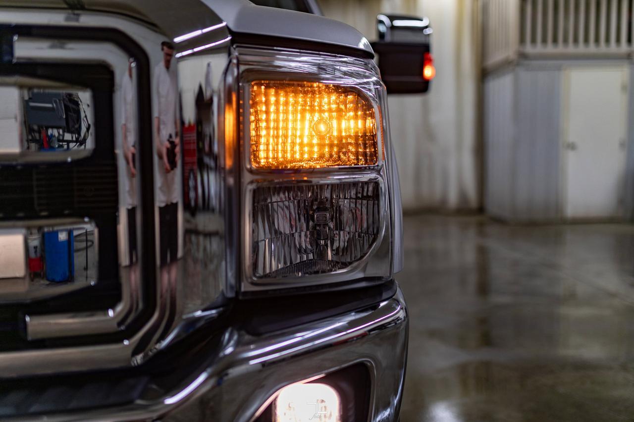 2013 Ford F-350 4x4 Crew Cab XLT Longbox Red Deer AB