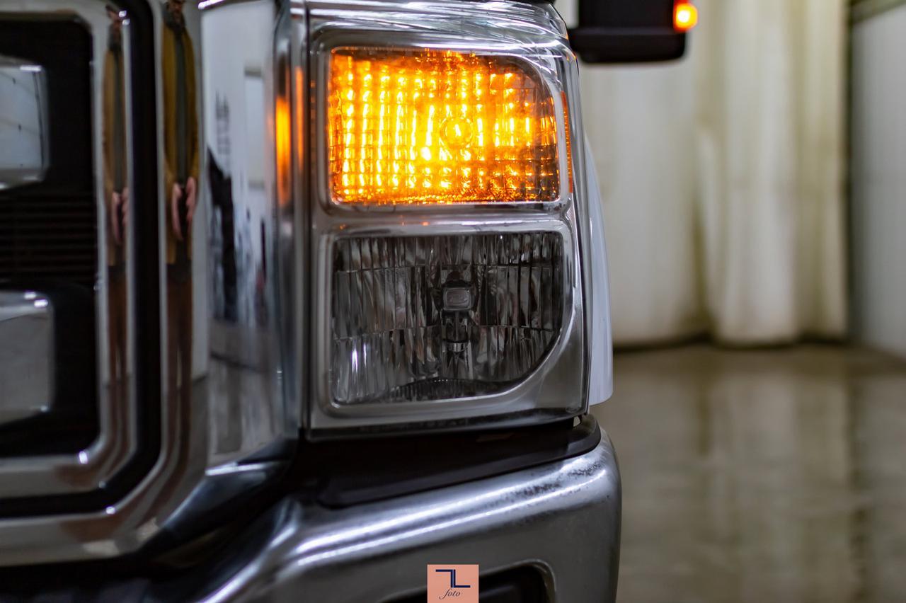 2013 Ford F-350 4x4 Super Cab XLT Longbox Red Deer AB