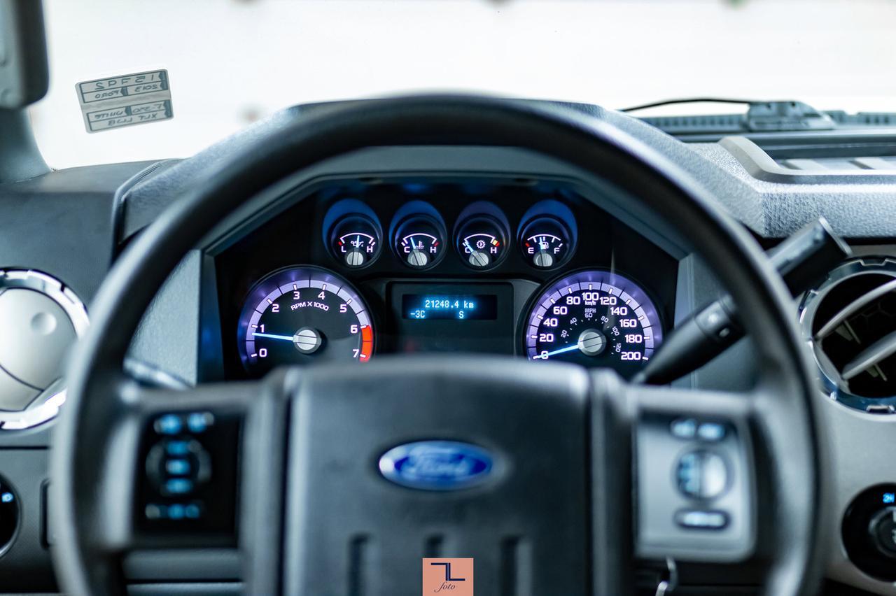 2013 Ford F-350 4x4 Super Cab XLT Longbox Red Deer AB