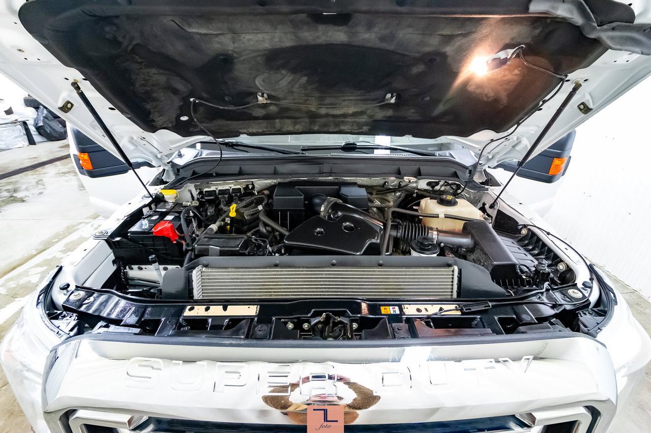 2013 Ford F-350 4x4 Super Cab XLT Longbox Red Deer AB