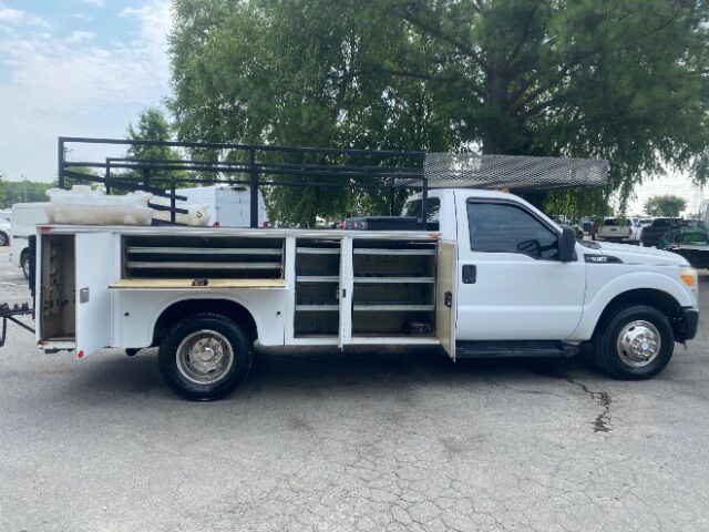 2013 Ford F-350 Chassis LIF GATE,RACK,SERVICED READY TO WORK. Charlotte NC