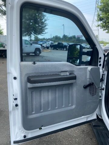 2013 Ford F-350 Chassis LIF GATE,RACK,SERVICED READY TO WORK. Charlotte NC
