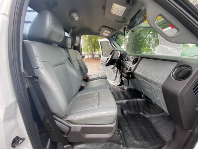 2013 Ford F-350 Chassis LIF GATE,RACK,SERVICED READY TO WORK. Charlotte NC