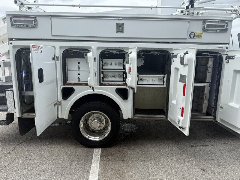 2013 Ford F-550 V10 Bucket Truck XL Collinsville OK