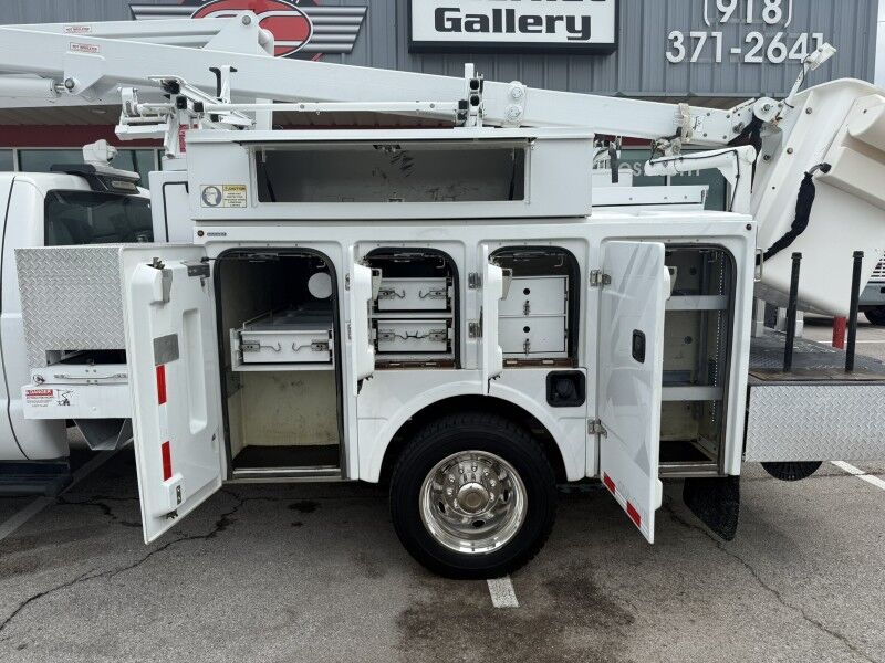 2013 Ford F-550 V10 Bucket Truck XL Collinsville OK