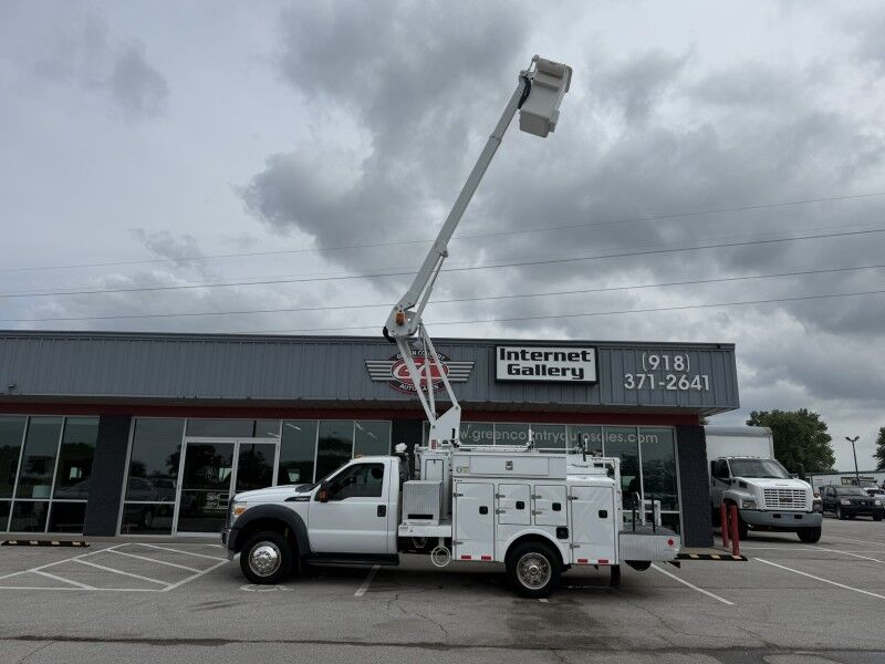 2013 Ford F-550 V10 Bucket Truck XL Collinsville OK