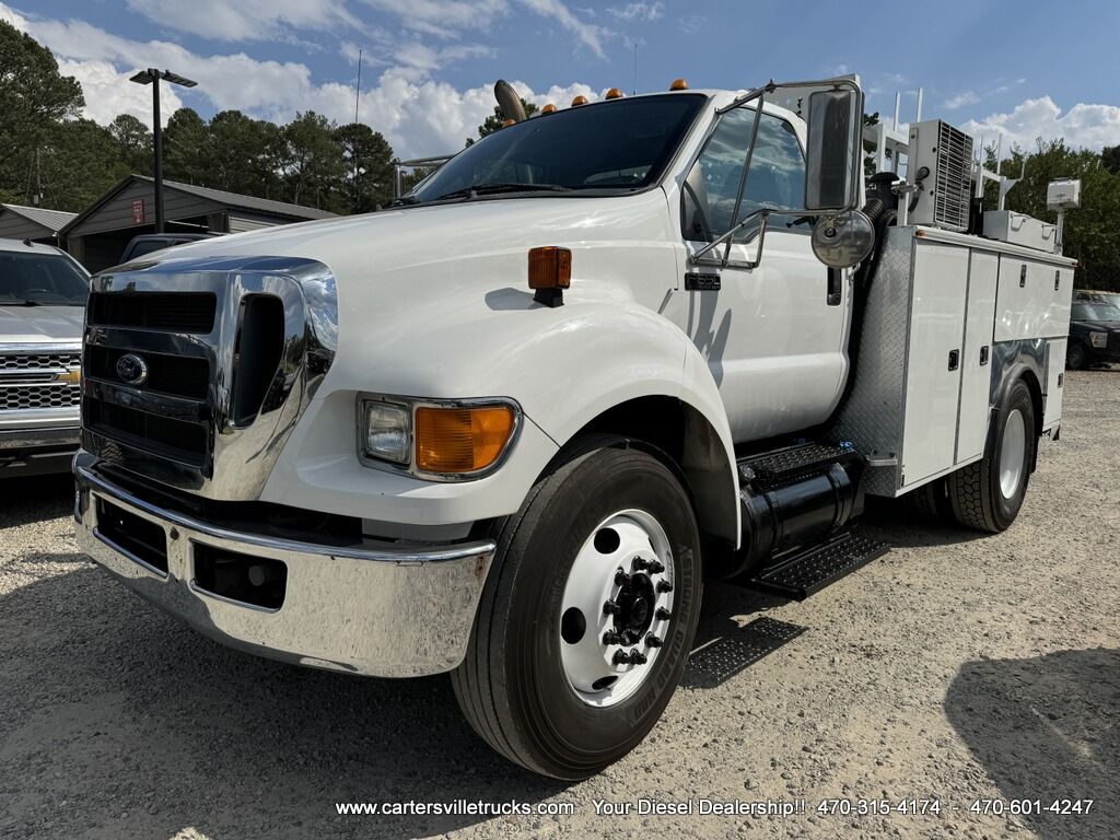 2013 Ford F-650 Super Duty CON XL Crew CAB DRW RWD - UTILITY BED