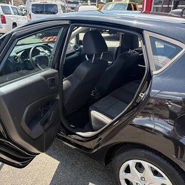 2013 Ford Fiesta SE 4dr Hatchback Edison NJ