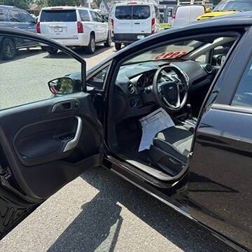 2013 Ford Fiesta SE 4dr Hatchback Edison NJ