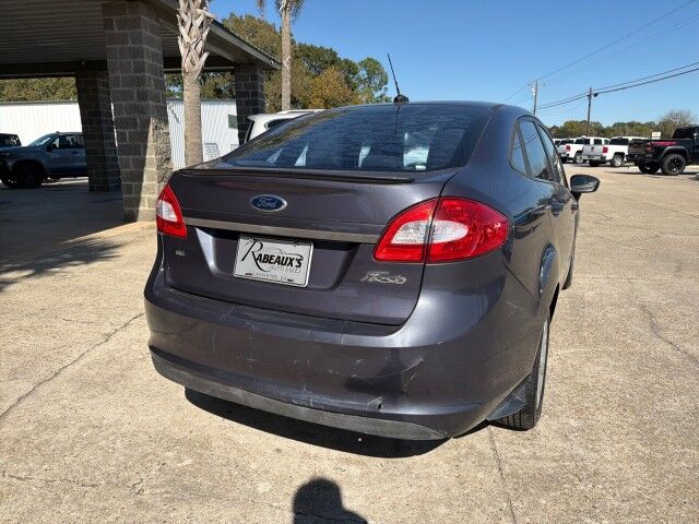 2013 Ford Fiesta SE photo 2