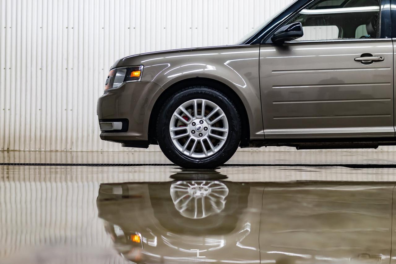 2013 Ford Flex AWD SEL Leather Roof BCam Red Deer AB
