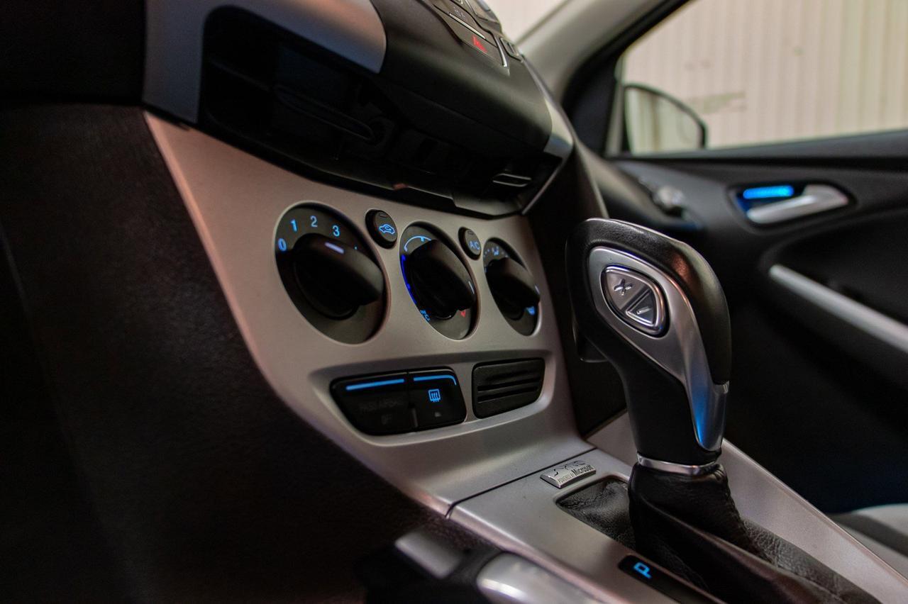 2013 Ford Focus SE Hatchback Red Deer AB