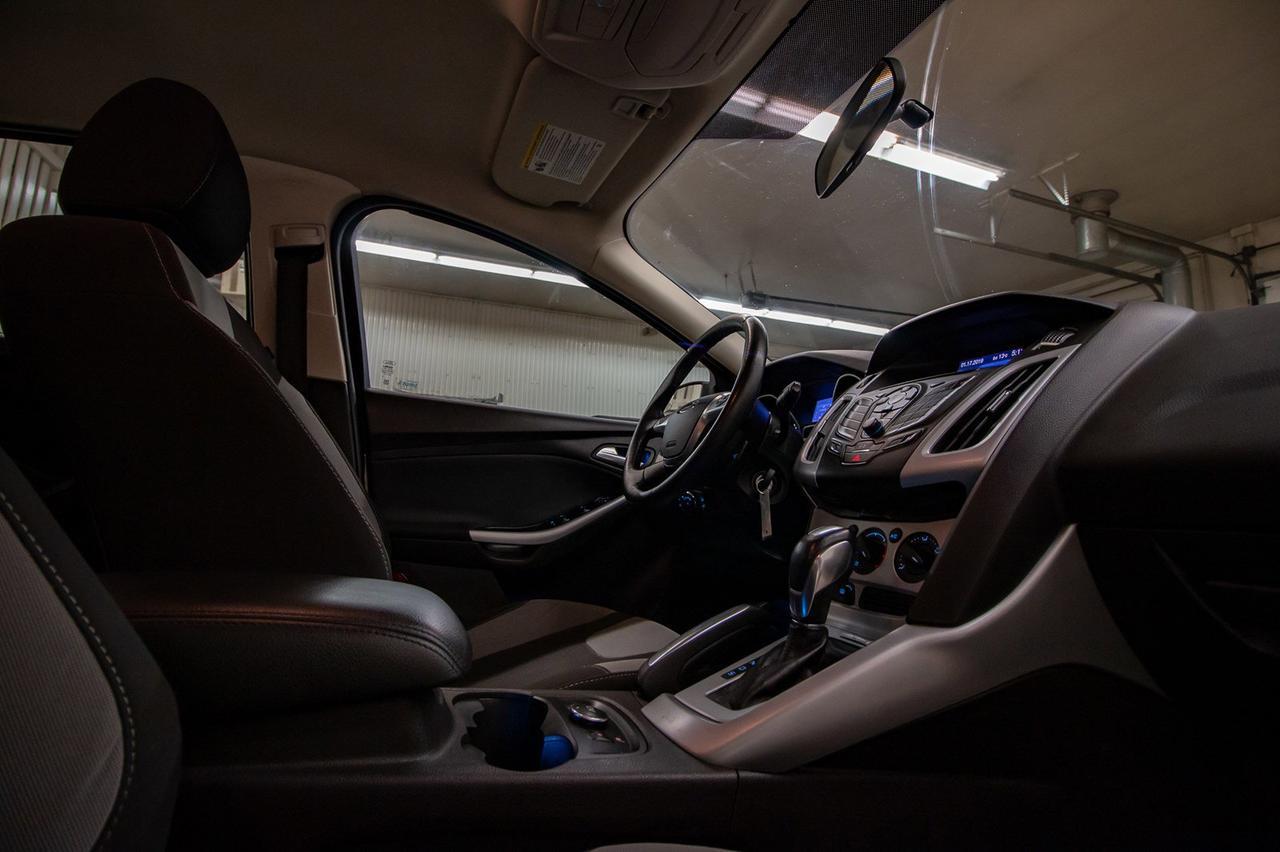 2013 Ford Focus SE Hatchback Red Deer AB