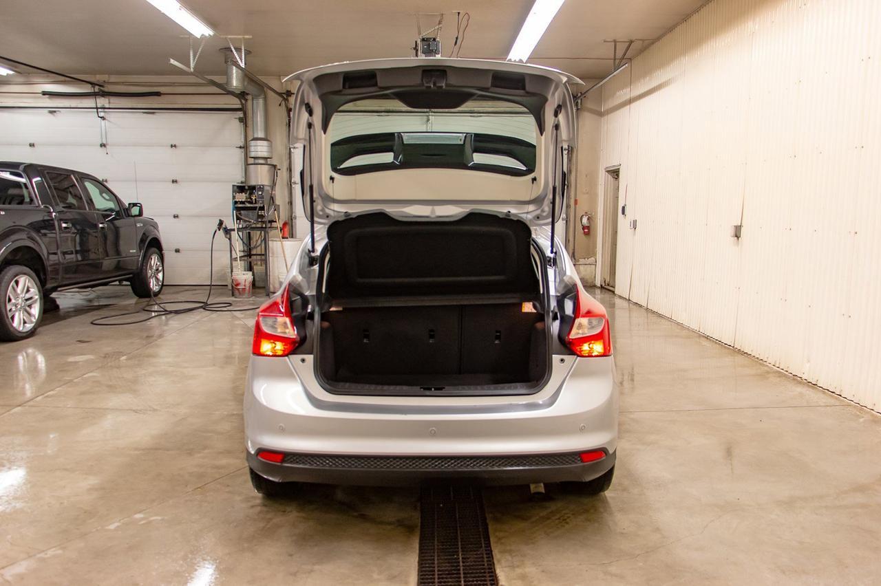 2013 Ford Focus SE Hatchback Red Deer AB