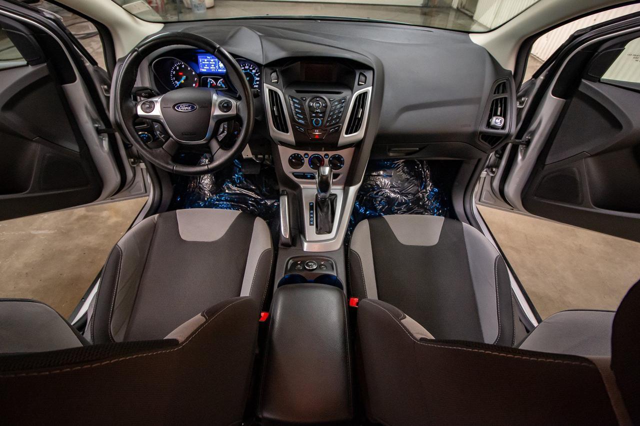 2013 Ford Focus SE Hatchback Red Deer AB