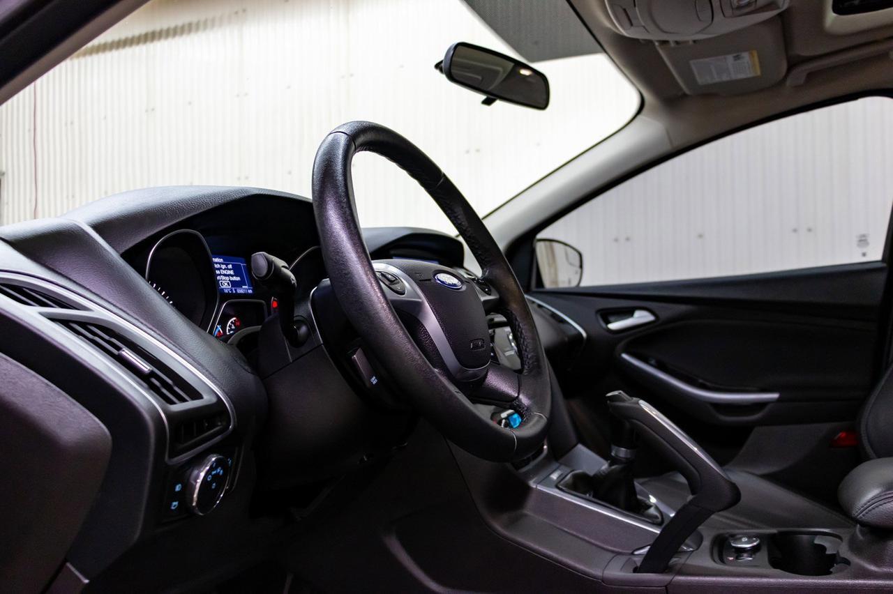 2013 Ford Focus Titanium Hatchback Leather Roof Nav Red Deer AB