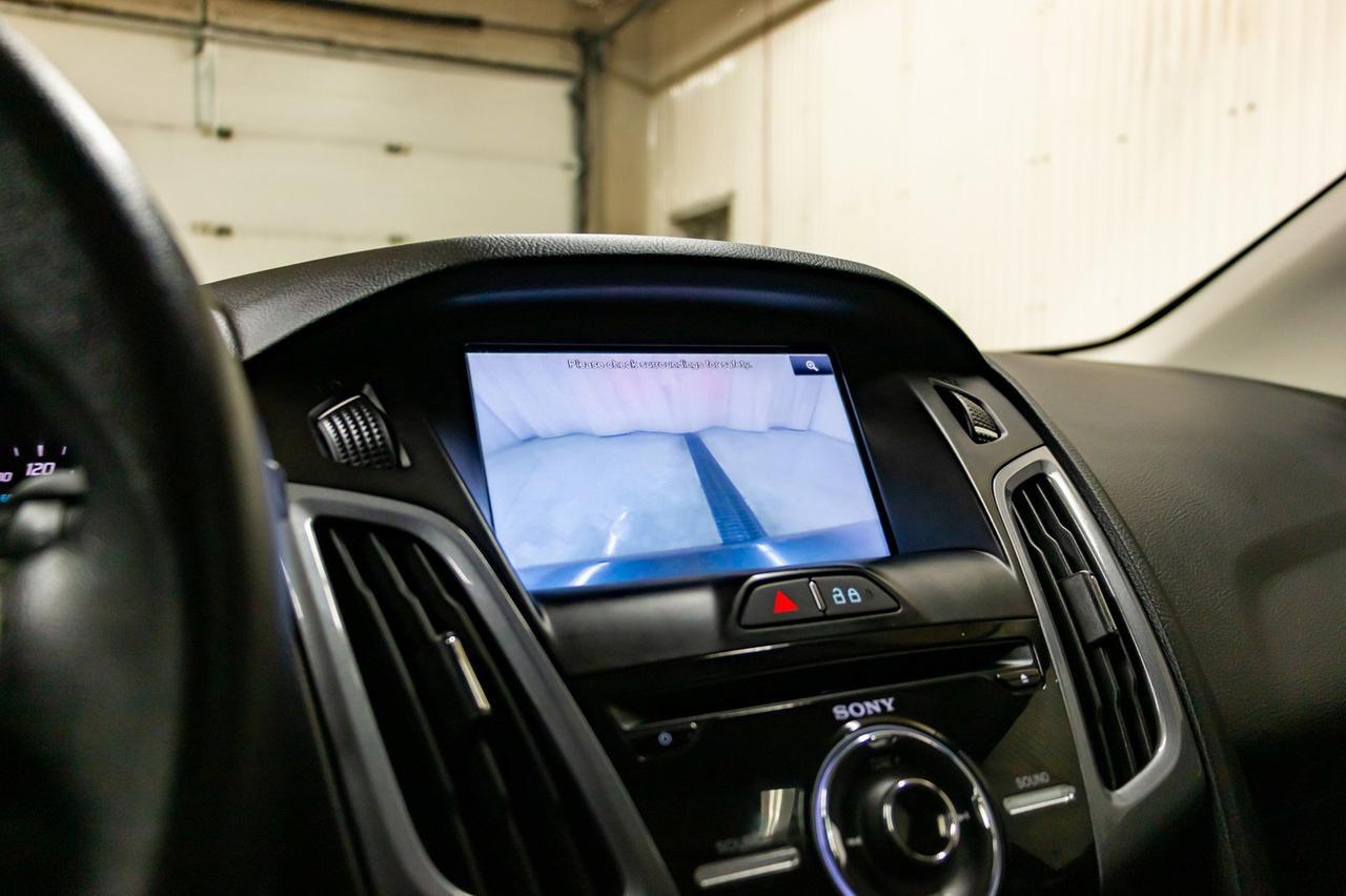 2013 Ford Focus Titanium Hatchback Leather Roof Nav Red Deer AB