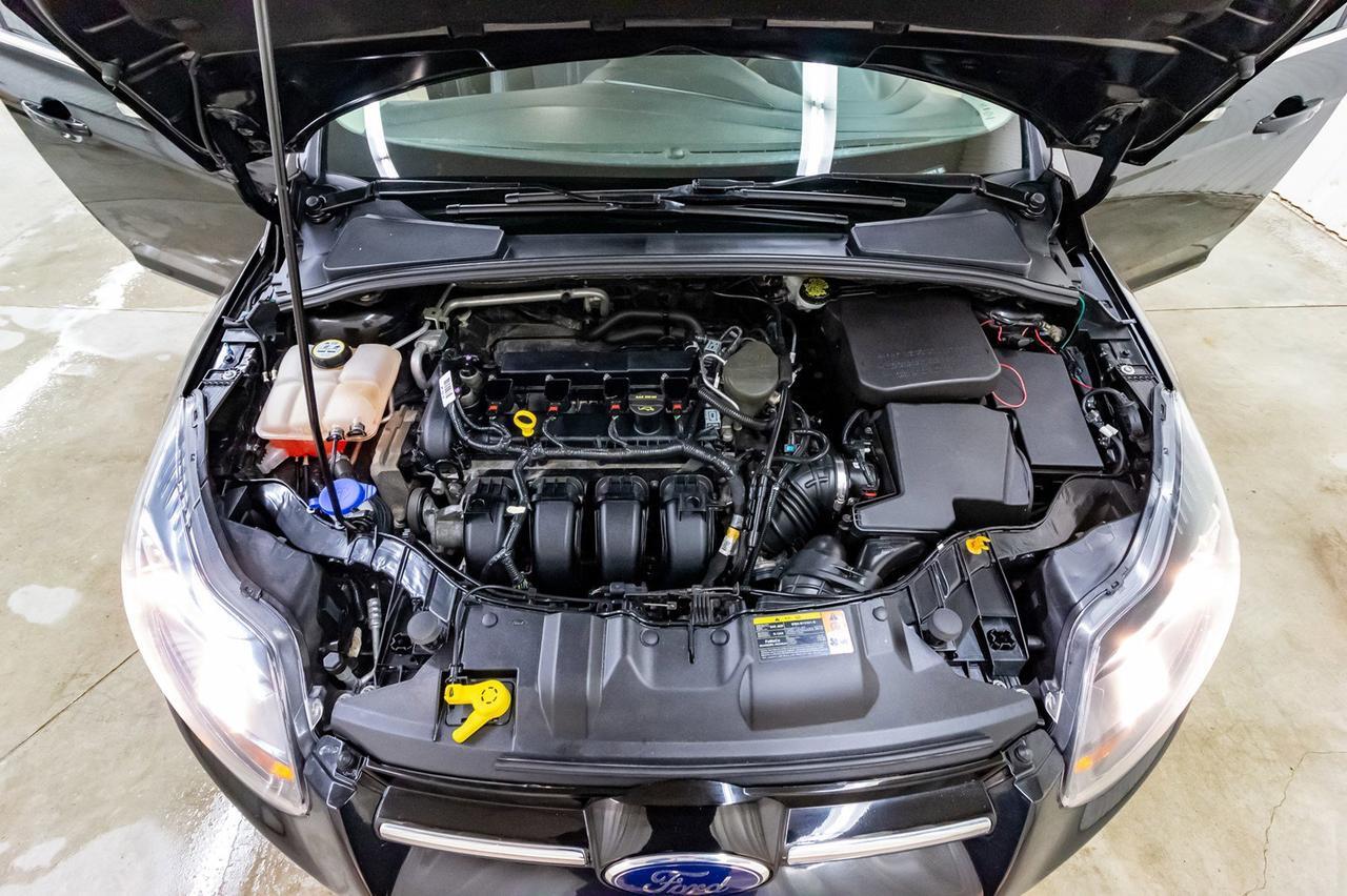 2013 Ford Focus Titanium Hatchback Leather Roof Nav Red Deer AB