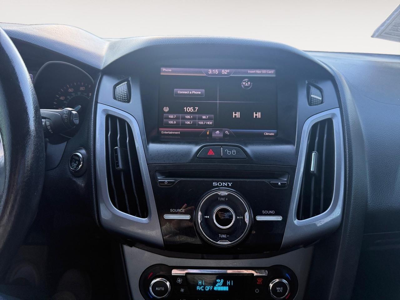 2013 Ford Focus Titanium, SUNROOF, SONY SPEAKERS, HEATED SEATS, POWER AND HEATED MIRRORS, REMOTE START, PUSH BUTTON START, BACKUP CAMERA, BLUETOOTH, COME AND TEST DRIVE THIS FORD FOCUS TODAY! Norfolk VA