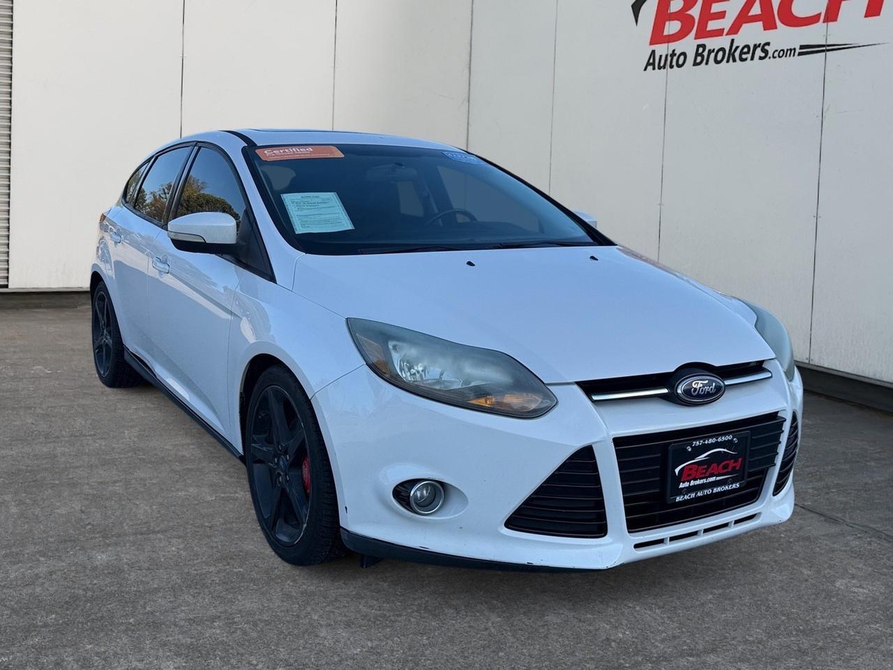2013 Ford Focus Titanium, SUNROOF, SONY SPEAKERS, HEATED SEATS, POWER AND HEATED MIRRORS, REMOTE START, PUSH BUTTON START, BACKUP CAMERA, BLUETOOTH, COME AND TEST DRIVE THIS FORD FOCUS TODAY!