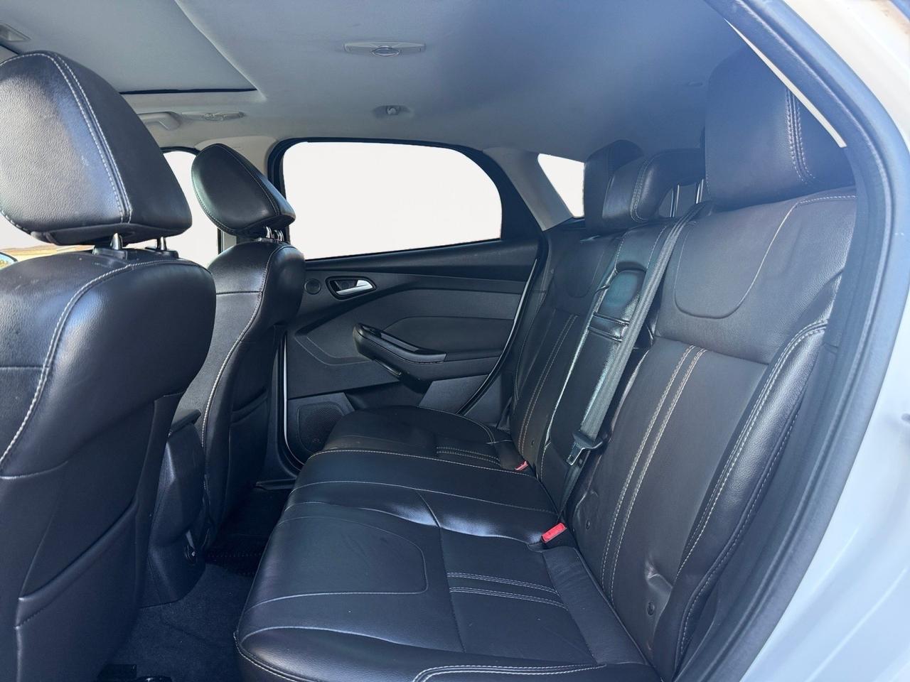 2013 Ford Focus Titanium, SUNROOF, SONY SPEAKERS, HEATED SEATS, POWER AND HEATED MIRRORS, REMOTE START, PUSH BUTTON START, BACKUP CAMERA, BLUETOOTH, COME AND TEST DRIVE THIS FORD FOCUS TODAY! Norfolk VA