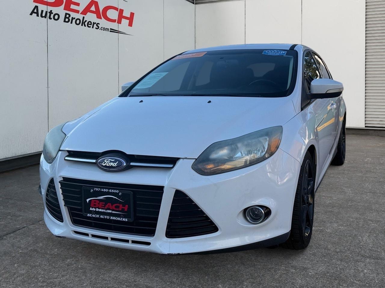 2013 Ford Focus Titanium, SUNROOF, SONY SPEAKERS, HEATED SEATS, POWER AND HEATED MIRRORS, REMOTE START, PUSH BUTTON START, BACKUP CAMERA, BLUETOOTH, COME AND TEST DRIVE THIS FORD FOCUS TODAY!