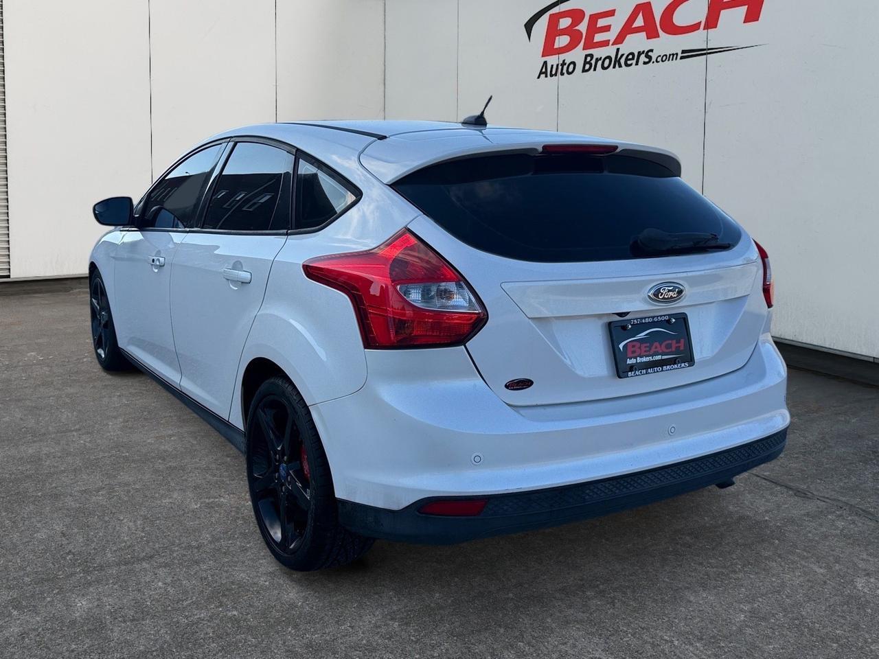 2013 Ford Focus Titanium, SUNROOF, SONY SPEAKERS, HEATED SEATS, POWER AND HEATED MIRRORS, REMOTE START, PUSH BUTTON START, BACKUP CAMERA, BLUETOOTH, COME AND TEST DRIVE THIS FORD FOCUS TODAY! Norfolk VA