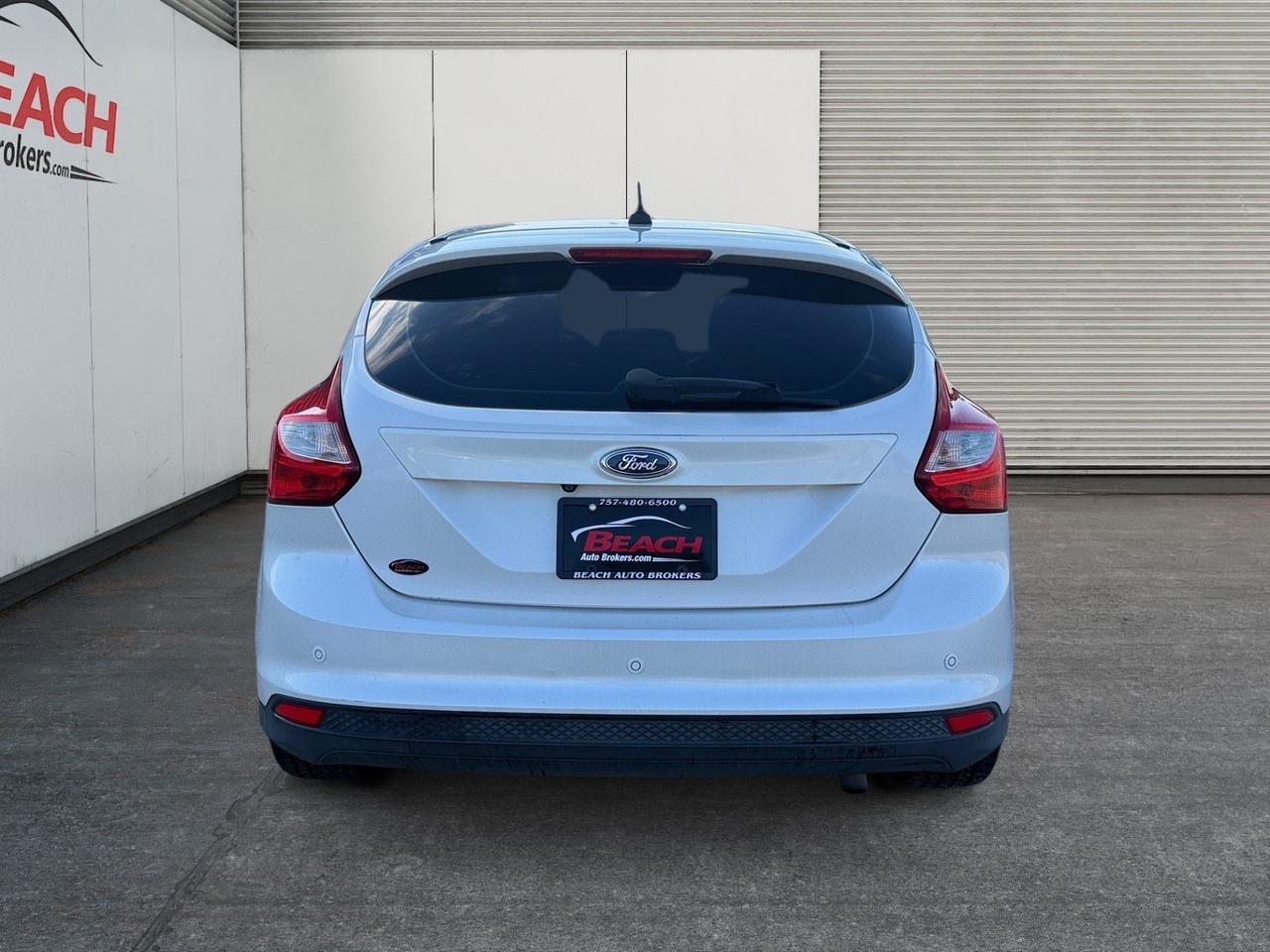 2013 Ford Focus Titanium, SUNROOF, SONY SPEAKERS, HEATED SEATS, POWER AND HEATED MIRRORS, REMOTE START, PUSH BUTTON START, BACKUP CAMERA, BLUETOOTH, COME AND TEST DRIVE THIS FORD FOCUS TODAY! Norfolk VA