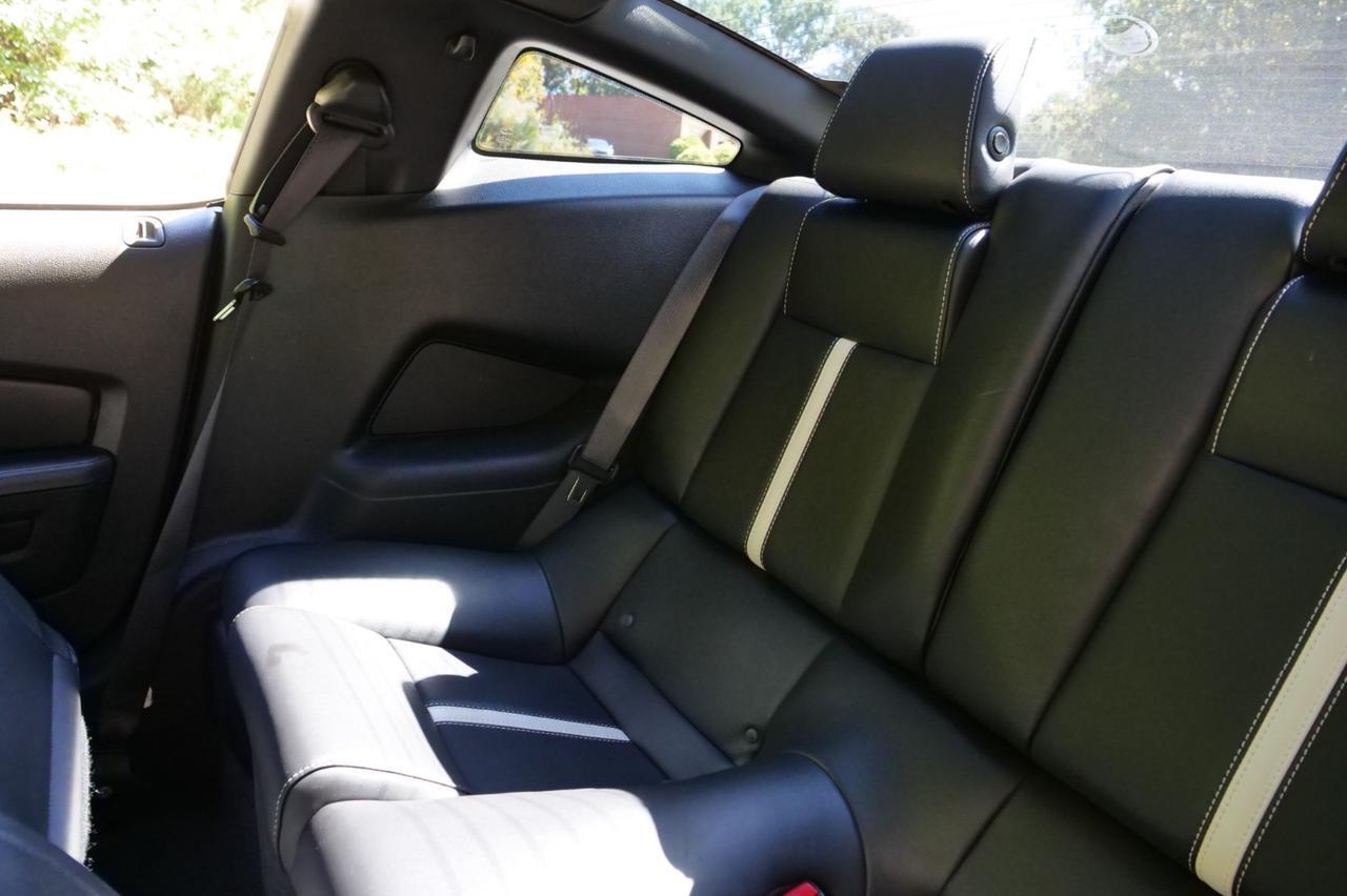 2013 Ford Mustang GT Premium / 5.0L V8 / Heated Leather Seats! Lincolnton NC