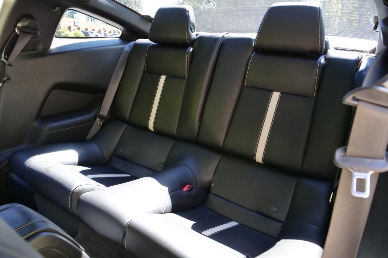 2013 Ford Mustang GT Premium / 5.0L V8 / Heated Leather Seats! Lincolnton NC