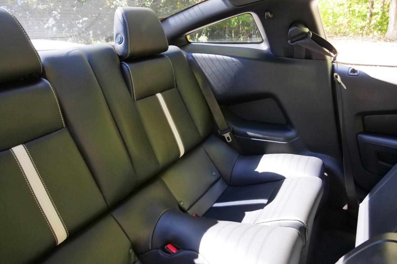 2013 Ford Mustang GT Premium / 5.0L V8 / Heated Leather Seats! Lincolnton NC