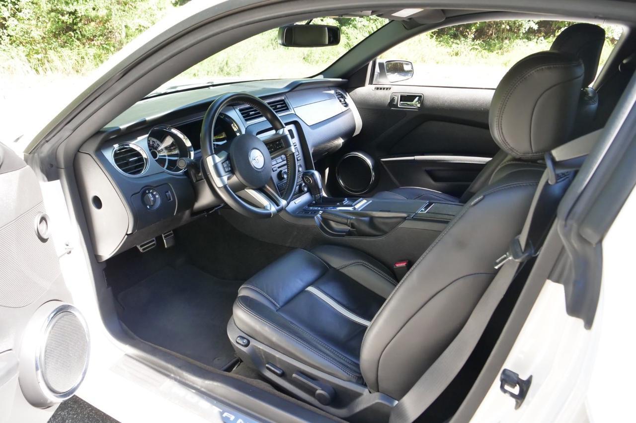 2013 Ford Mustang GT Premium / 5.0L V8 / Heated Leather Seats! Lincolnton NC