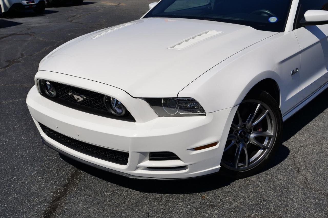 2013 Ford Mustang GT Premium / 5.0L V8 / Heated Leather Seats! Lincolnton NC