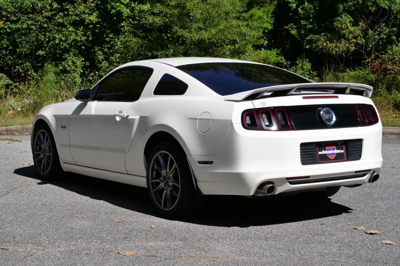 2013 Ford Mustang GT Premium / 5.0L V8 / Heated Leather Seats! Lincolnton NC