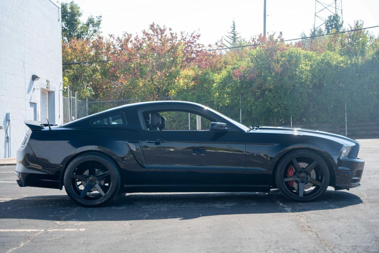 2013 Ford Mustang GT Premium Coupe 2D St. Louis MO