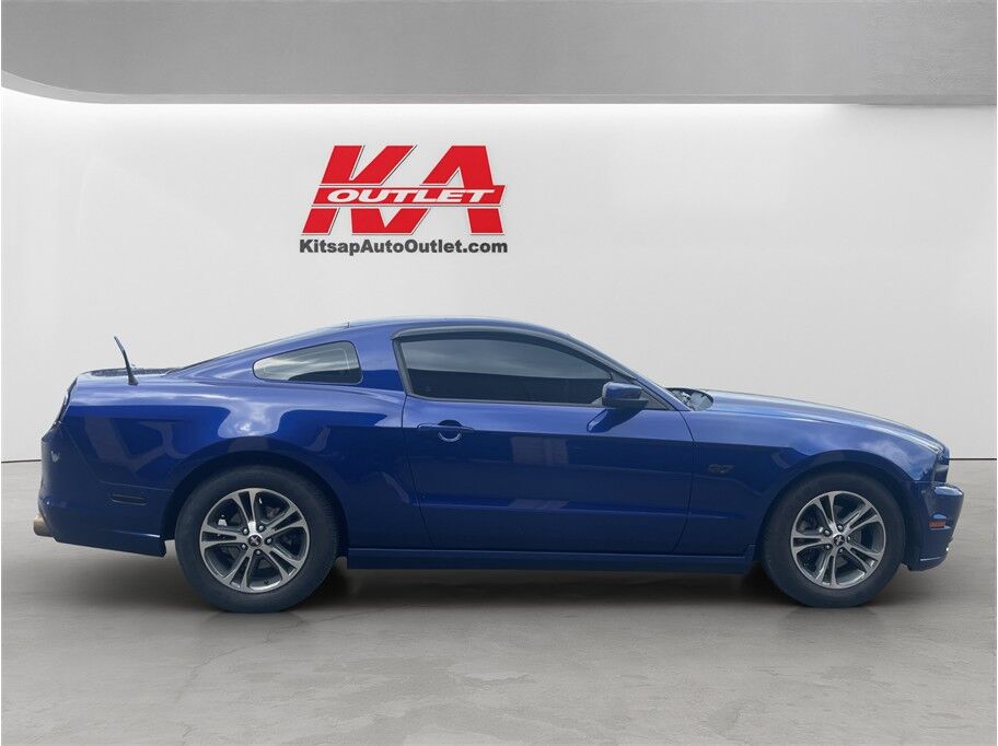 2013 Ford Mustang V6 Premium Coupe 2D