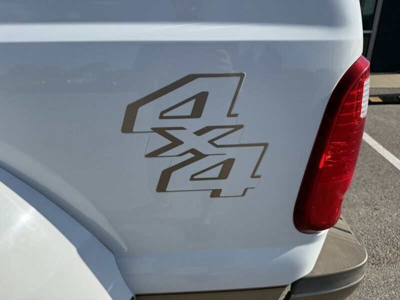 2013 Ford Super Crew F-350 DRW FX4 4x4 Diesel King Ranch King Ranch Collinsville OK