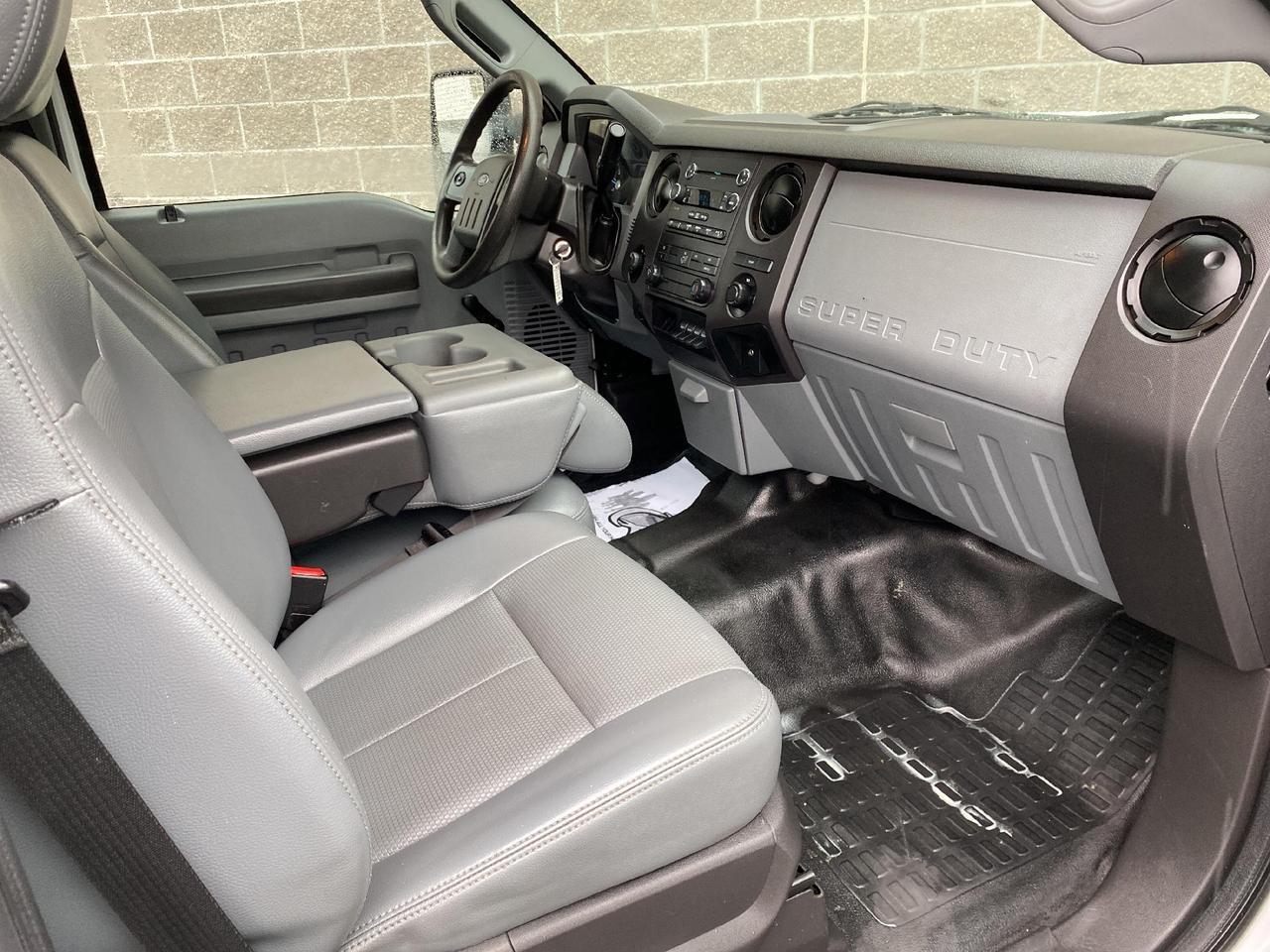 2013 Ford Super Duty F-350 DRW XL