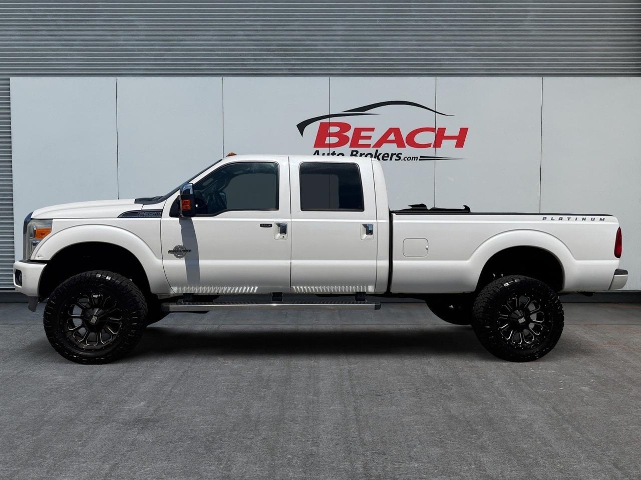 2013 Ford Super Duty F-350 SRW LARIAT, HEATED/VENTILATED SEATS, UNIVERSAL GARAGE DOOR OPENER, BED LINER, TONNEAU COVER, RUNNING BOARDS, SLIDING REAR WINDOW, BACKUP CAMERA, POWER/HEATED MIRRORS, SUNROOF, COME AND TEST DRIVE THIS FORD F-350! Norfolk VA
