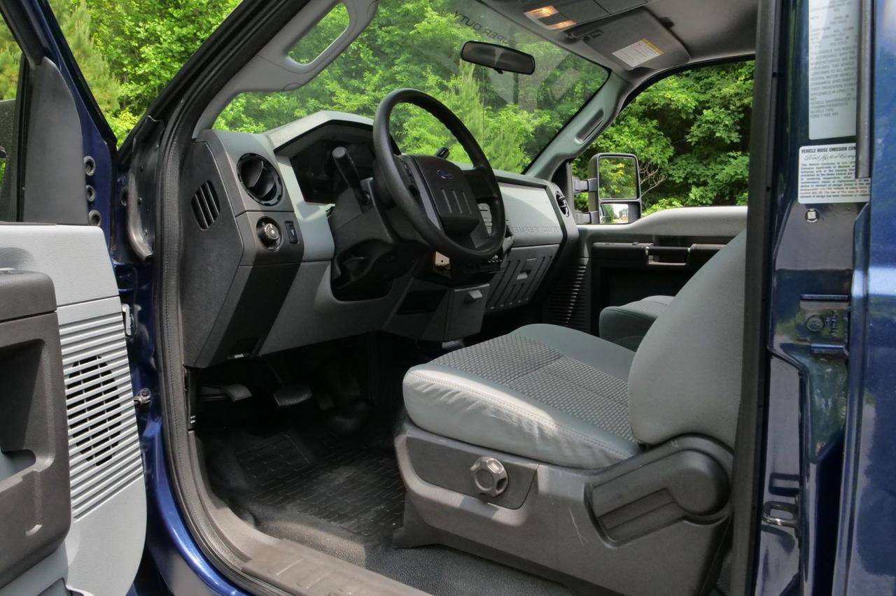 2013 Ford Super Duty F-450 XL 4X4 / DRW / 6.7L V8 Power Stroke Diesel! Lincolnton NC
