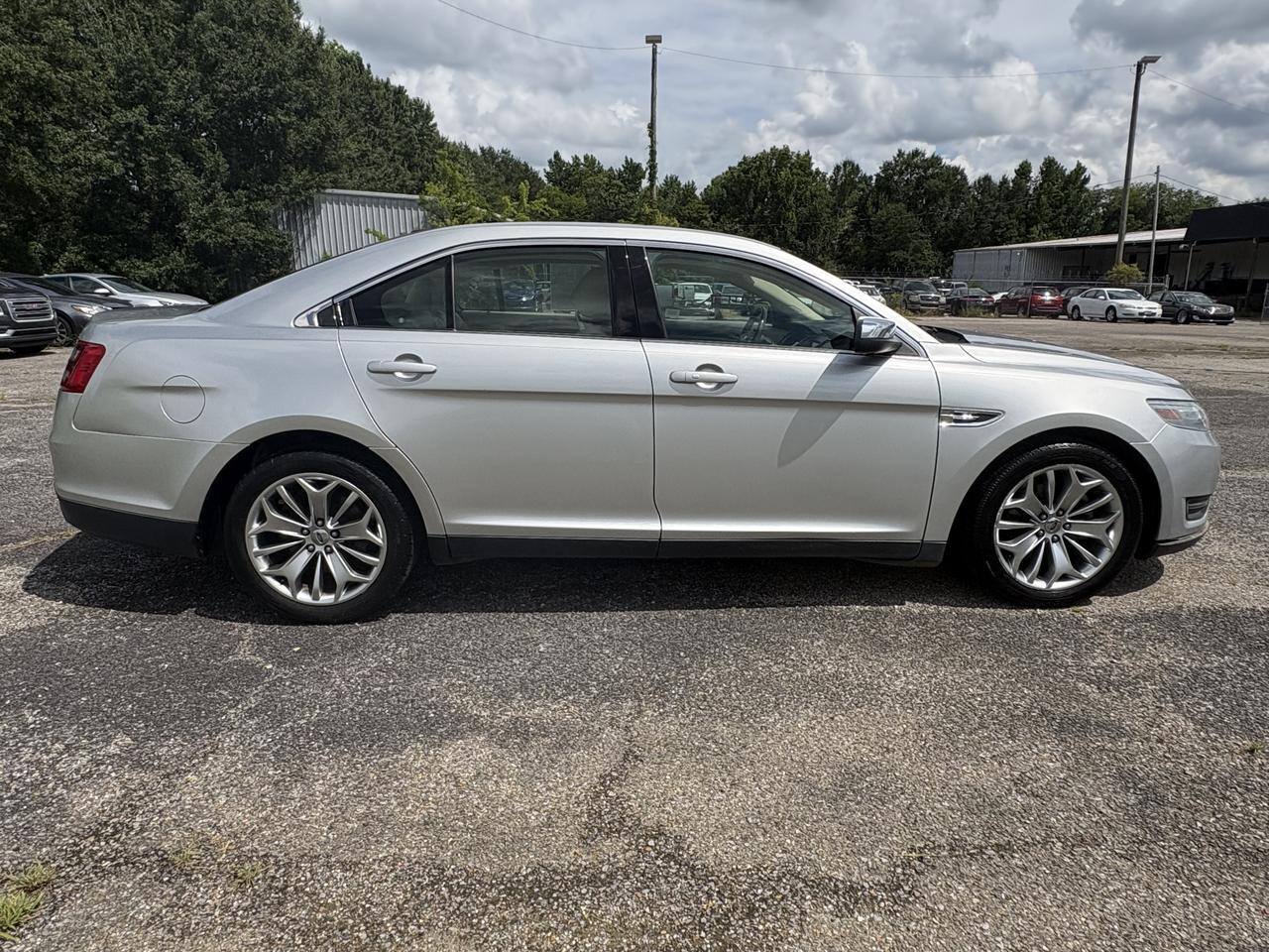 2013 Ford Taurus Limited Meridian MS