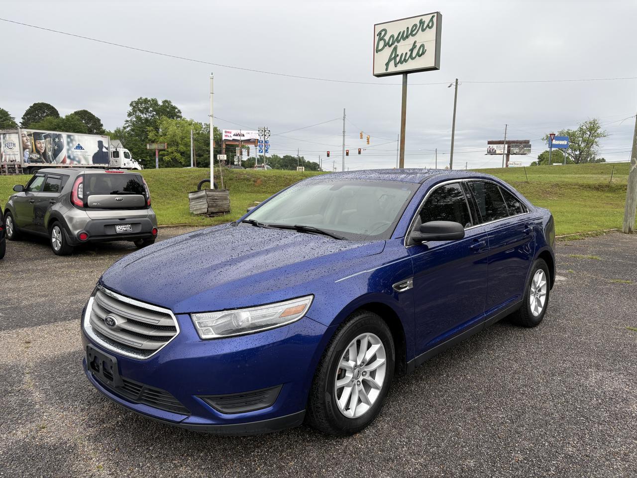 2013 Ford Taurus SE