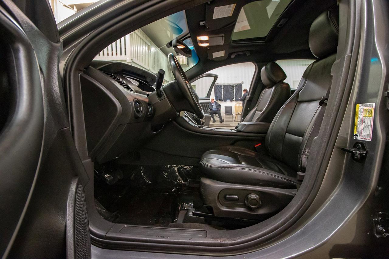 2013 Ford Taurus SEL Leather Roof Heated Seats Red Deer AB