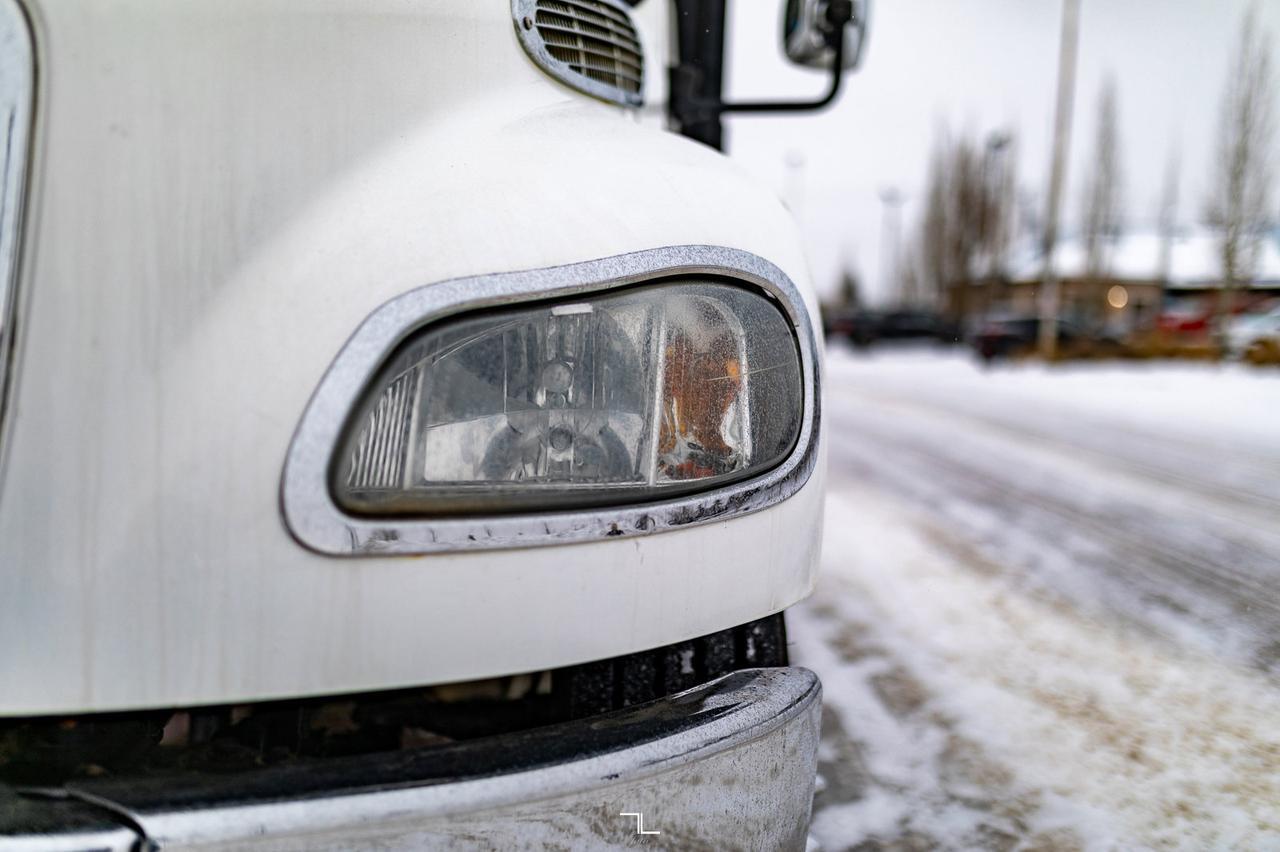 2013 Freightliner M2 106 Day Cab Deck Liftgate Diesel Red Deer AB