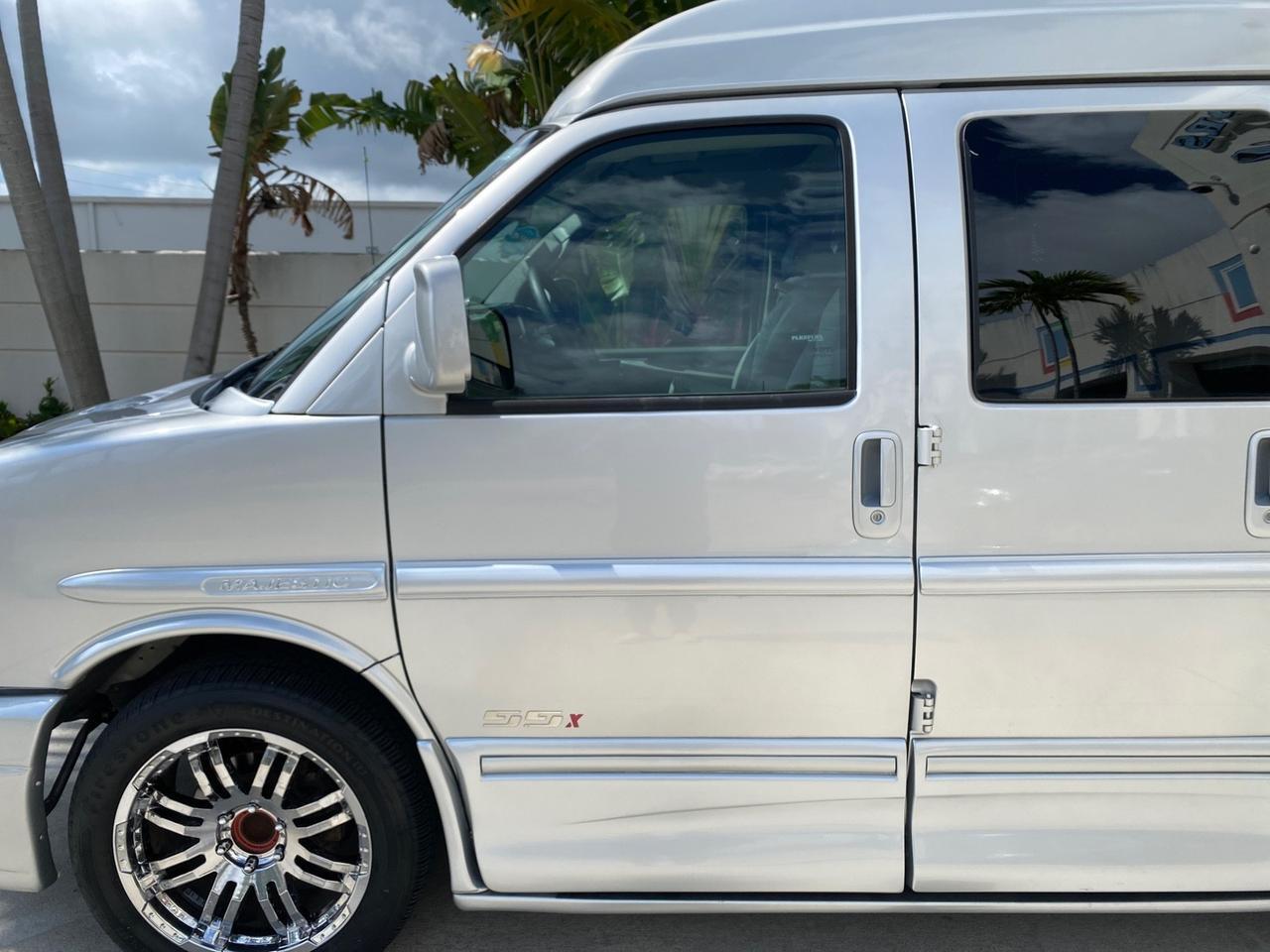 2013 GMC SAVANA HI TOP CONVERSION HANDICAP LIFT LOW MILES 24,857 Pompano Beach FL