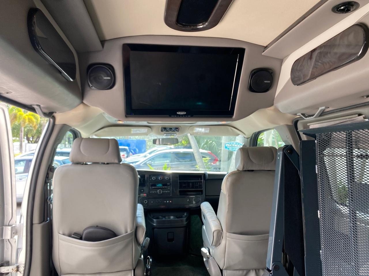 2013 GMC SAVANA HI TOP CONVERSION HANDICAP LIFT LOW MILES 24,857 Pompano Beach FL