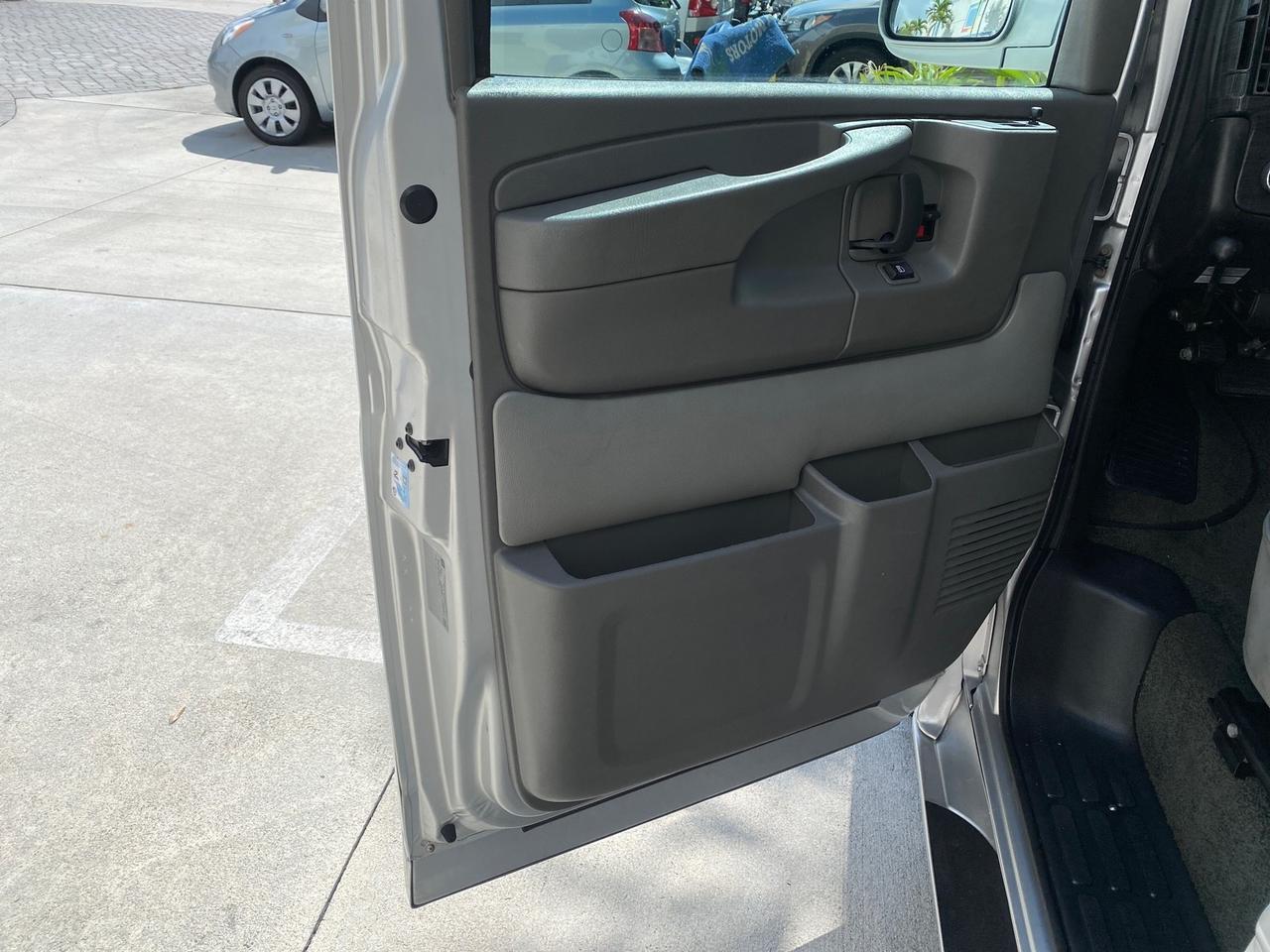 2013 GMC SAVANA HI TOP CONVERSION HANDICAP LIFT LOW MILES 24,857 Pompano Beach FL